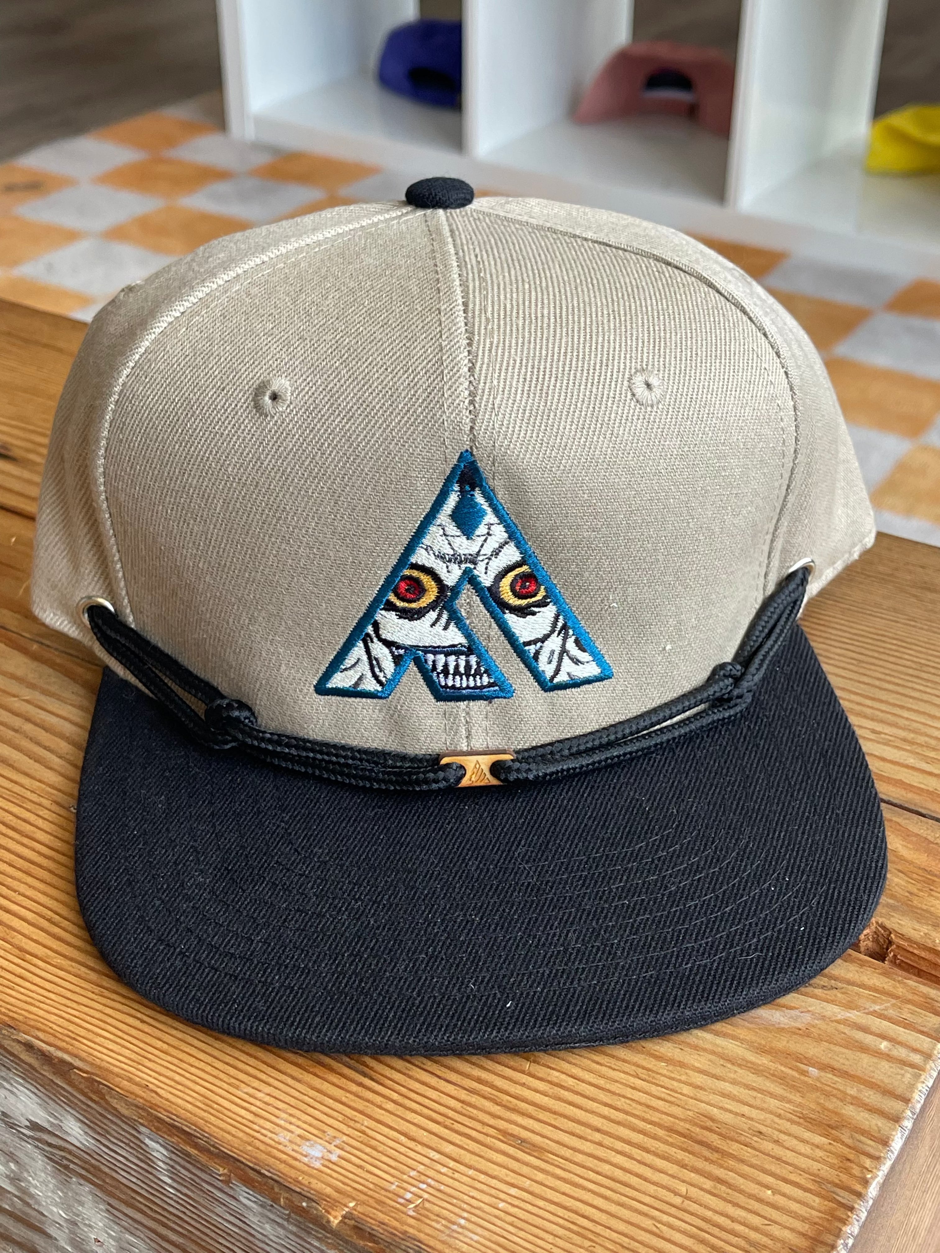 8/3 Retail Crown Flash drop #6 Findlay Hats