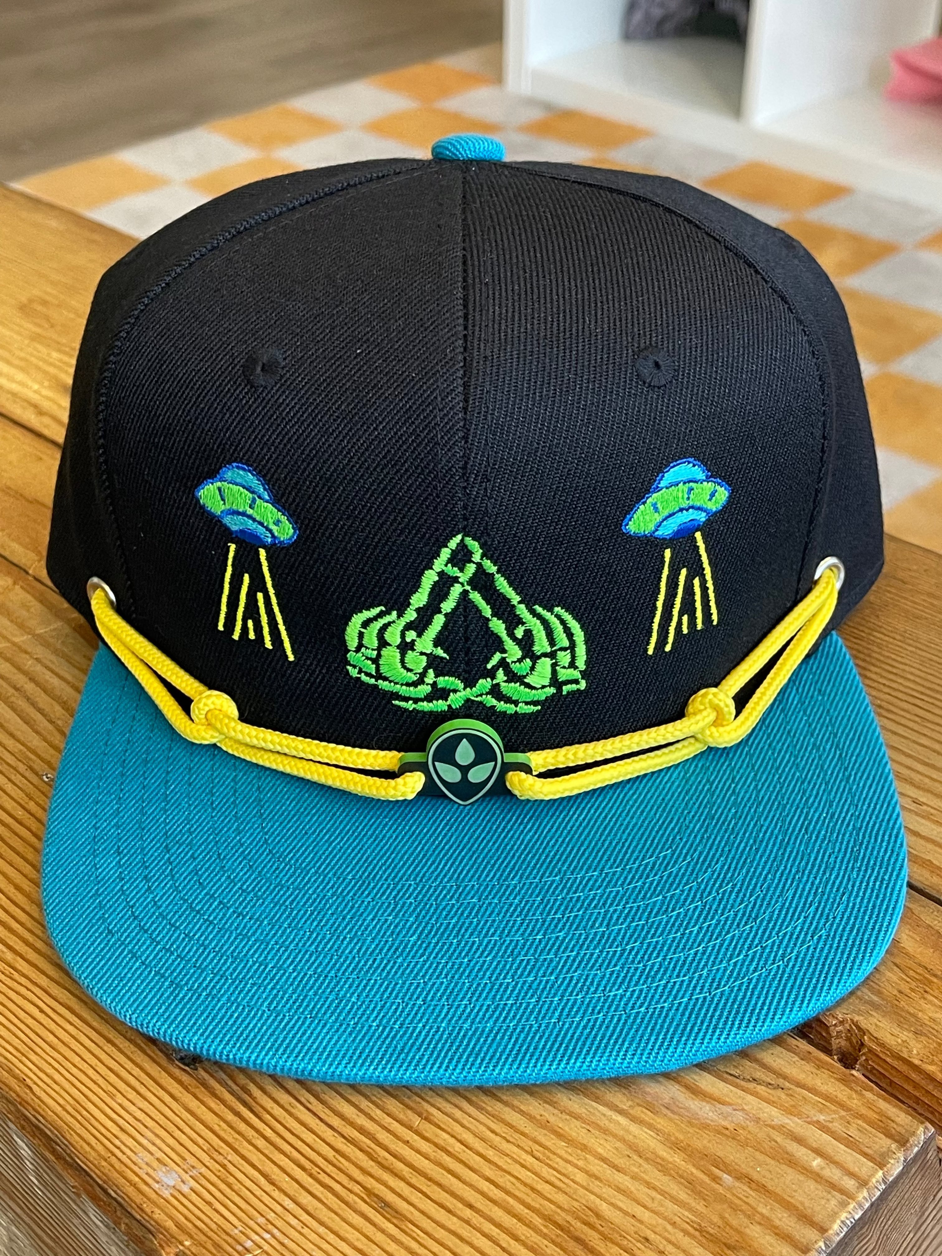 8/9 Chuck's Alien Invasion flash drop #1 Findlay Hats