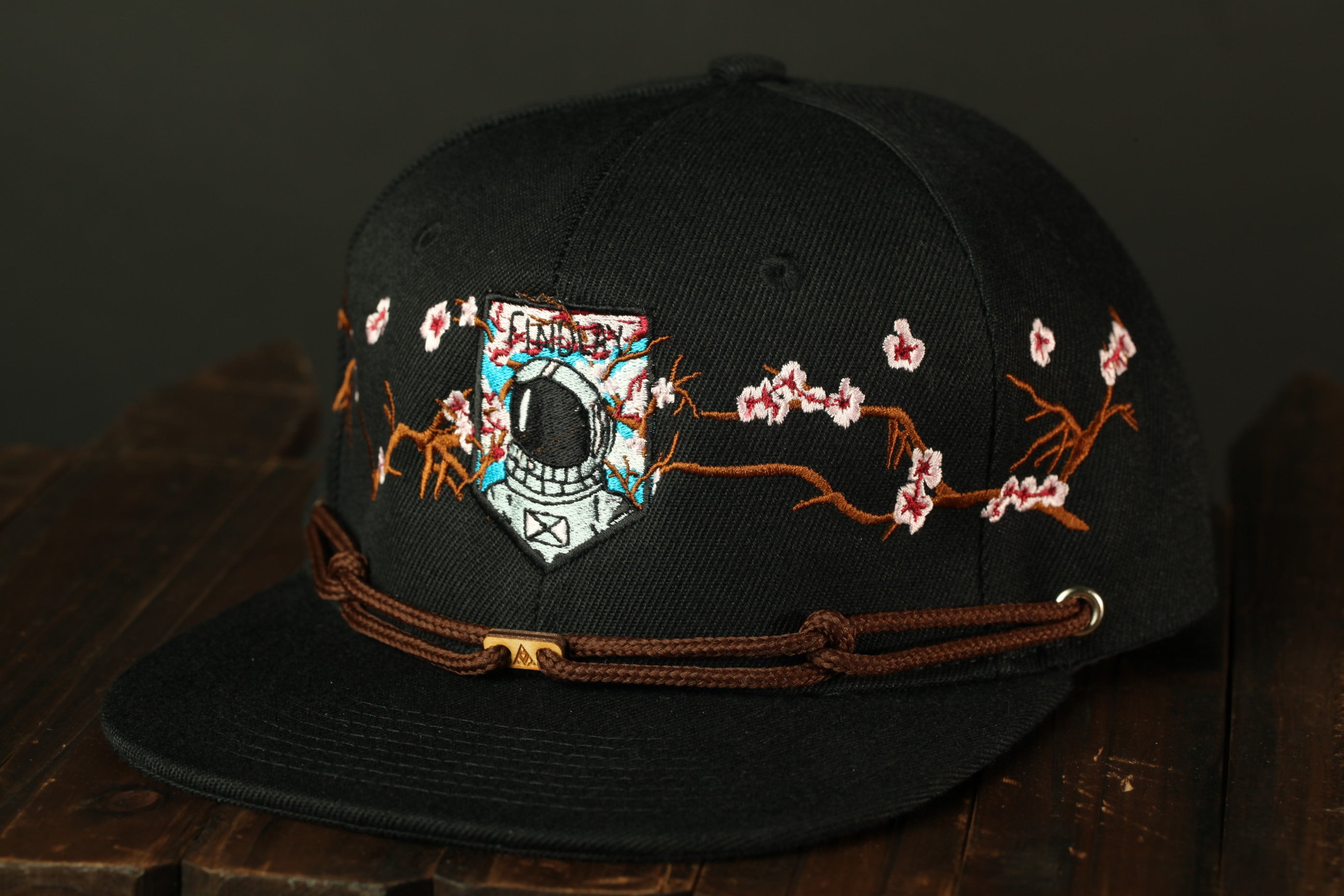 Black Sakura Supēsu Bōi