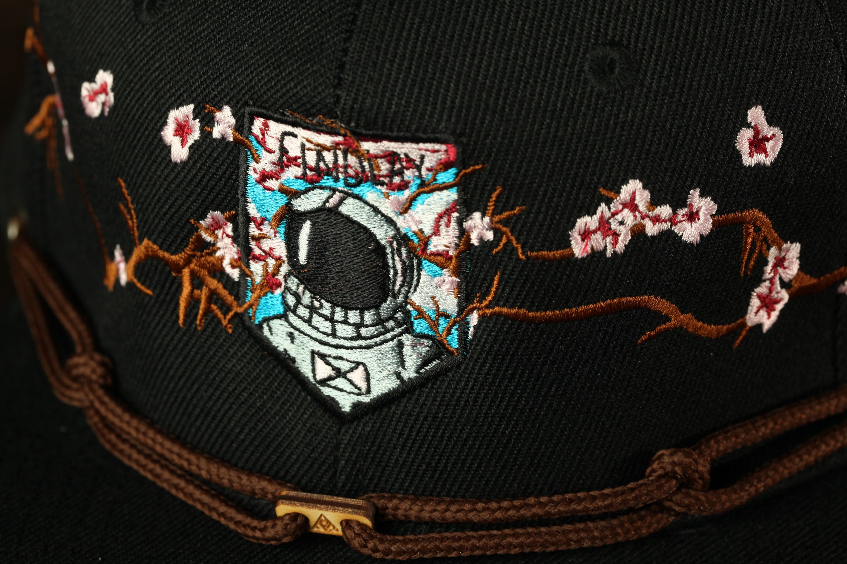 Black Sakura Supēsu Bōi